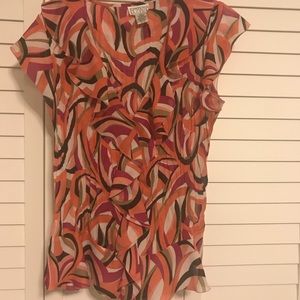 Patterned blouse with ruffles